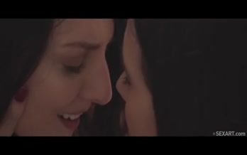 Kuuma porno video upealla nartulla Katy Rose ja Nikky Fox